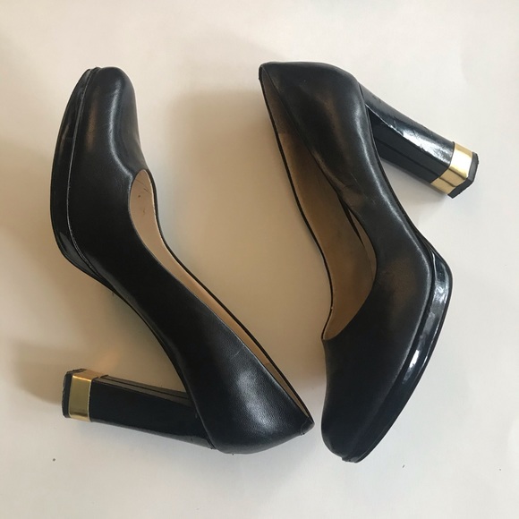 nine west henra flared heel pump